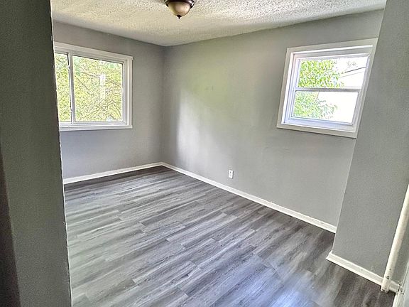 4th image of 32235 Hillsdale Ct