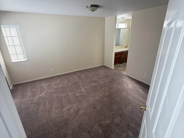 234 Laurelwood Cir — Photo 7