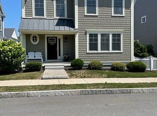 8 Cooks Farm Rd, Franklin, MA 02038