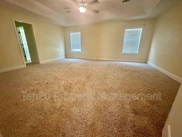 7471 Coppice Dr — Photo 12