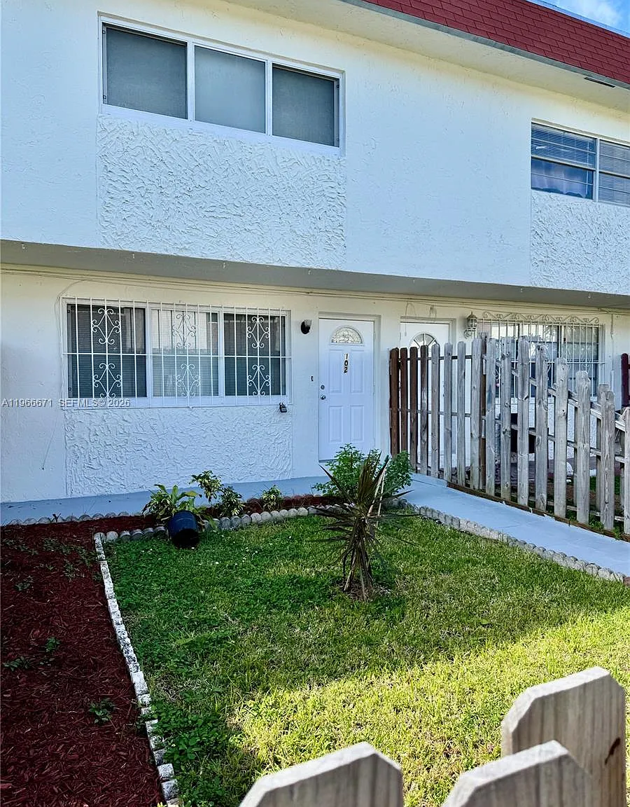 The Lofts Town Villas Con — Photo 2