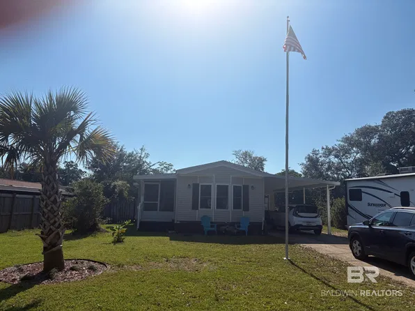 1679 Santa Cruz Dr, Lillian, AL 36549
