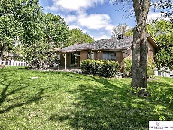 2nd image of 3312 S 162nd Cir
