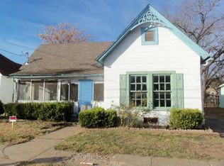 811 N Robinson St, Cleburne, TX 76031