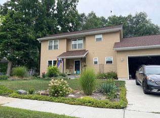 924 W Carroll St, Portage, WI 53901