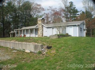 2060 Ridge Rd, Hendersonville, NC 28792