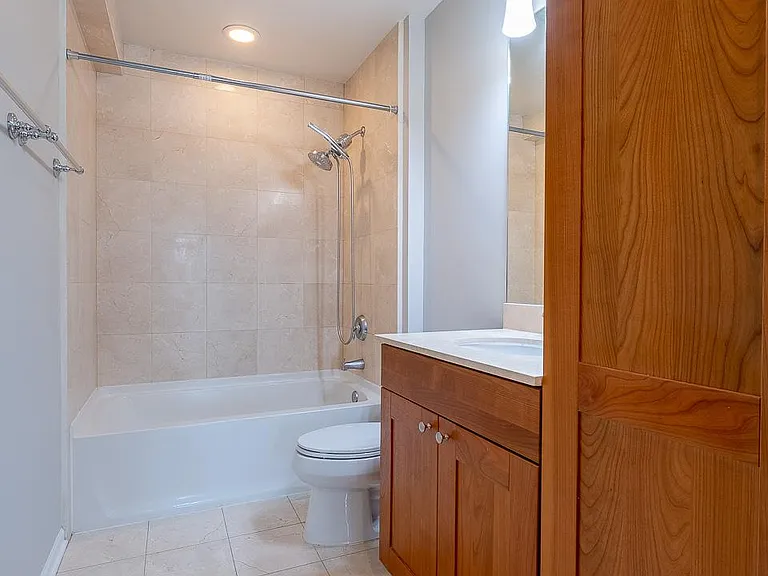 657 W Fulton St #609 — Photo 21