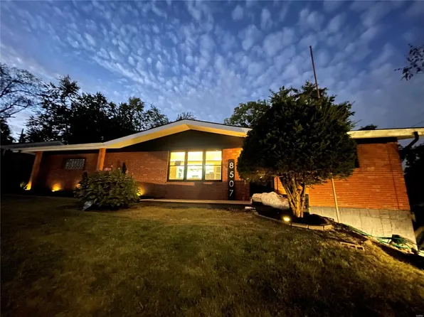 8507 Korea Dr, Saint Louis, MO 63130