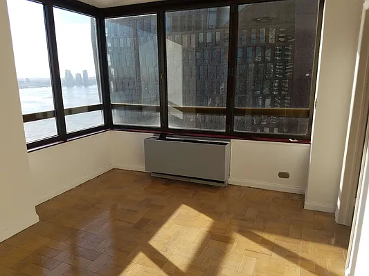 Rented by Yoram Adin, LREB | media 37