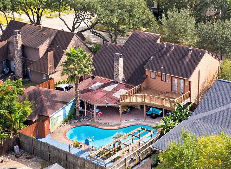 1st image of 15206 La Mancha Dr