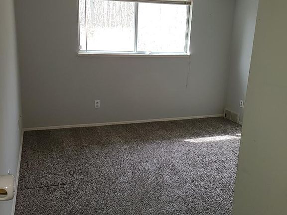 3rd image of 27083 Oakwood Cir APT 209