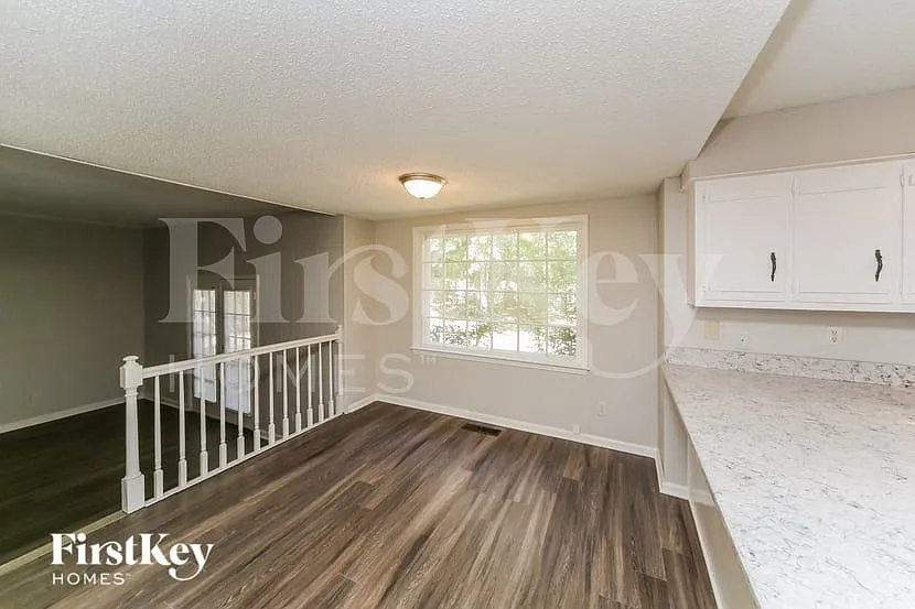 Building Photo - 2220 Nutbush Pl