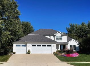 5117 Nicklaus Dr NW, Rochester, MN 55901