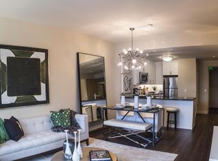 4 Center St, Newark, NJ 07102