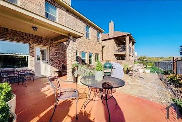 4 bed, 2805 sqft, $3,850 — Photo 3