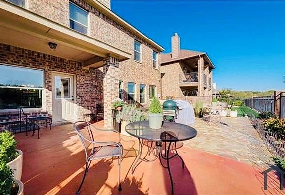 3rd image of 3925 Weatherstone Dr
