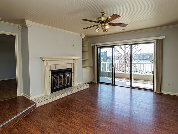 5th image of 9809 Emerald Point Dr Unit 9