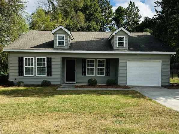 615 E 40th St, Tifton, GA 31794