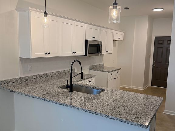 4th image of 755 Cella St