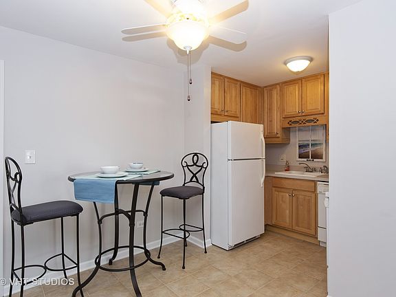 5th image of 310 Lathrop Ave APT 308