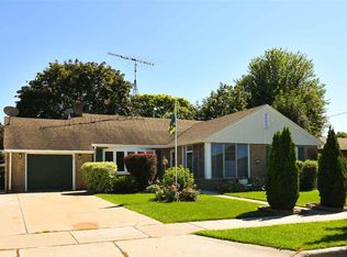 1119 Coolidge Ave, Oshkosh, WI 54902