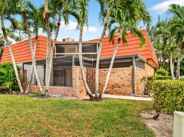 4572 Suburban Pines Drive, Lake Worth, FL 33463