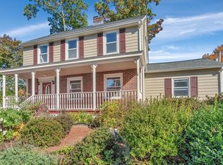 62 Westview Rd, Lowell, MA 01851