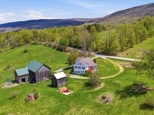 971 South Stream Road, Bennington, VT 05201