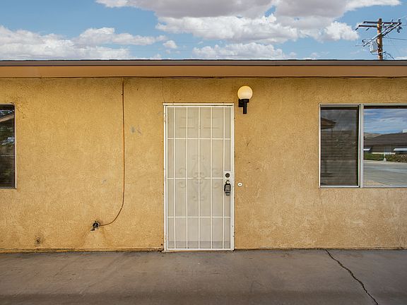 3rd image of 61959 Plaza Rd APT C