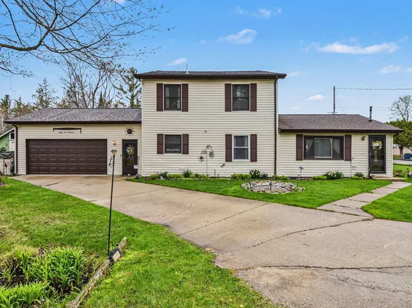8900 Old Mead Rd, Houghton Lake, MI 48629