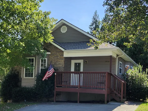 2712 Cobblestone Dr, Pigeon Forge, TN 37863