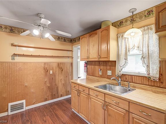 5th image of 5286 W 220th St