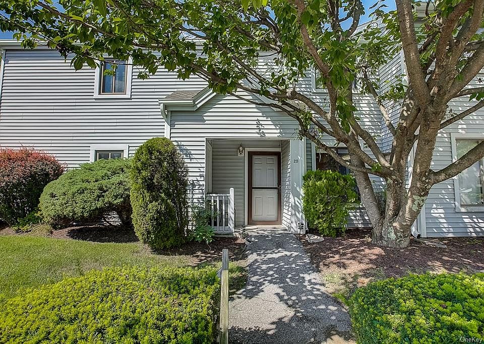 1st image of 29 Sharon Lynn Blvd