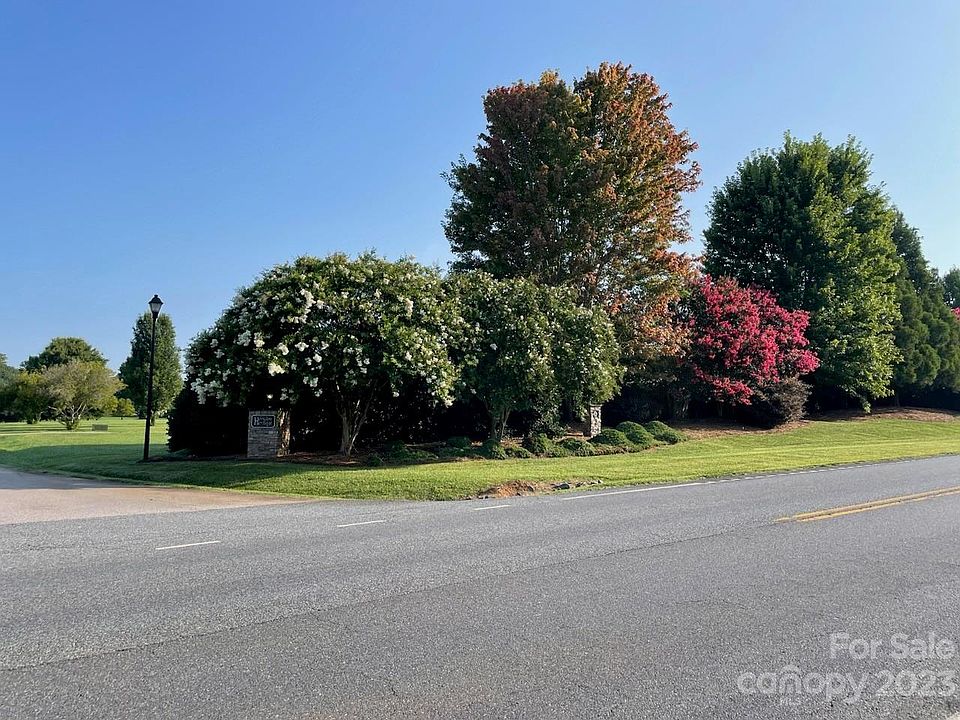 2nd image of 1624 Herndon Farm Rd