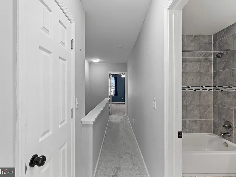 324 Oldham St — Photo 15