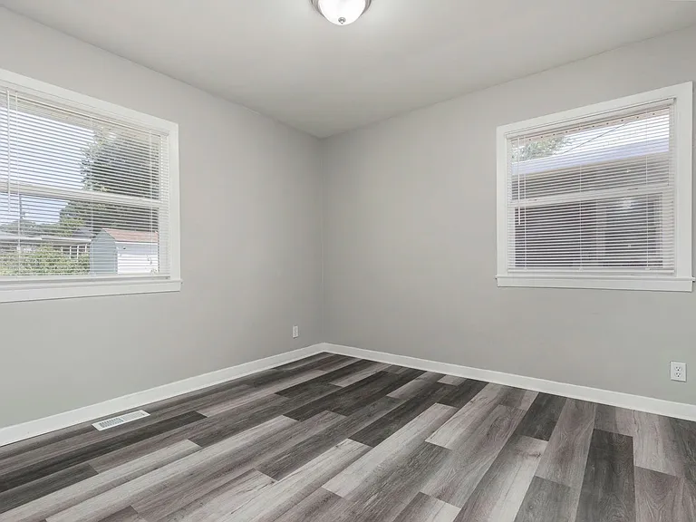 1209 S 45th St — Photo 15