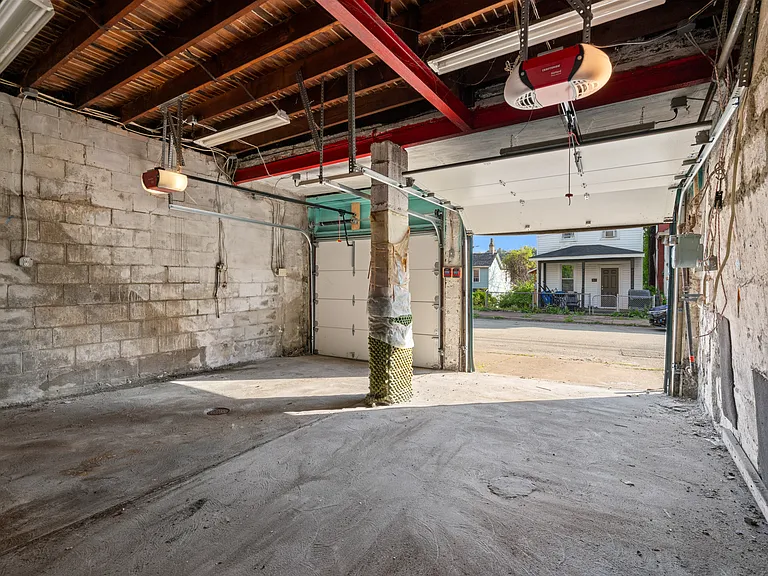 415 Mills Ave — Photo 24
