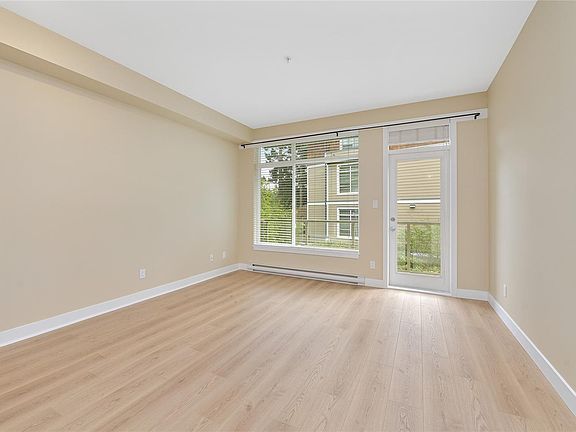 2nd image of 611 Goldstream Ave #205