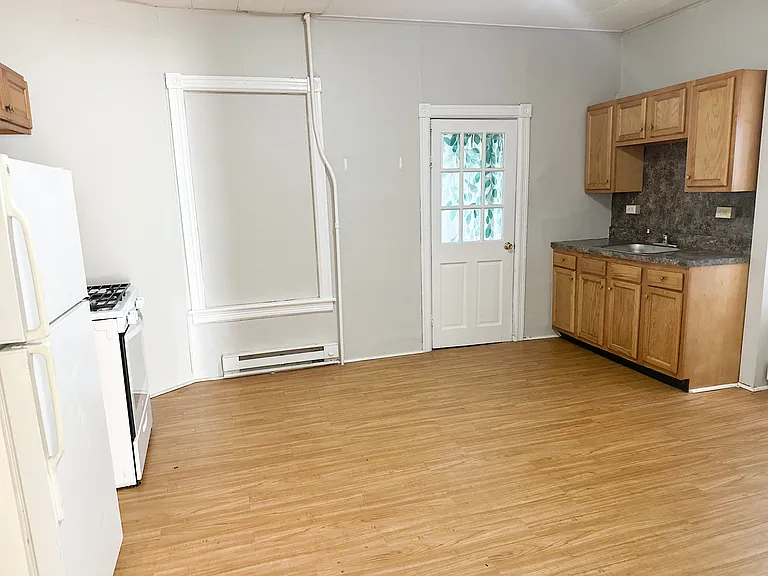 1037 Mechanic St #1 — Photo 3
