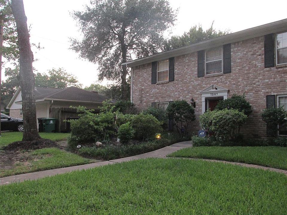 1st image of 7207 Bayou Oaks Dr