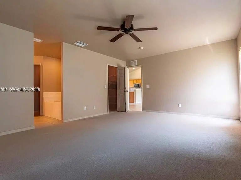 4129 NE 19th Pl — Photo 8