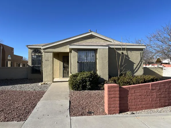 1600 Skyview Cir NE, Rio Rancho, NM 87144
