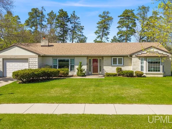 1620 16th Ave S, Escanaba, MI 49829