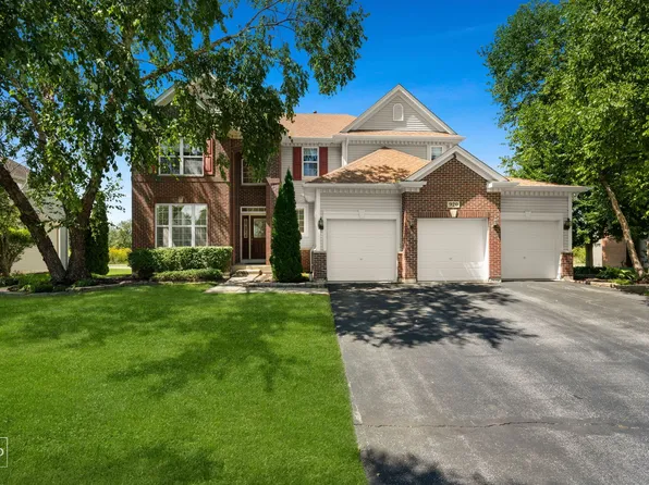 920 McDole Dr, Sugar Grove, IL 60554