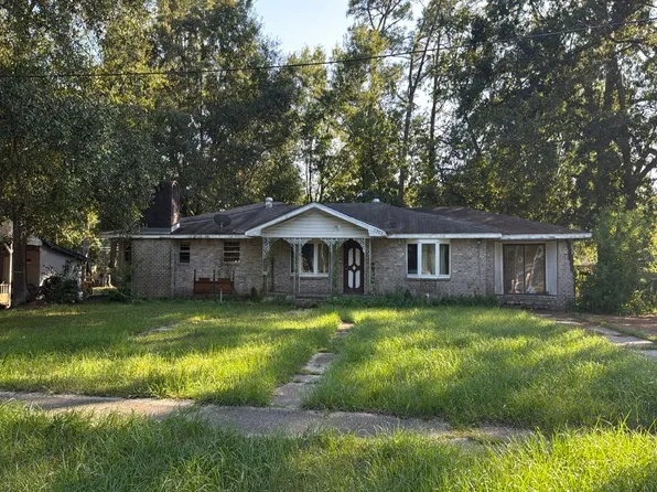1303 Goodyear Blvd, Picayune, MS 39466