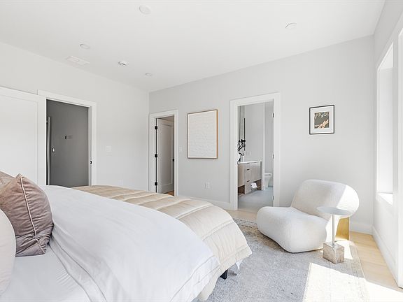 4th image of 14-16 Irving St #L
