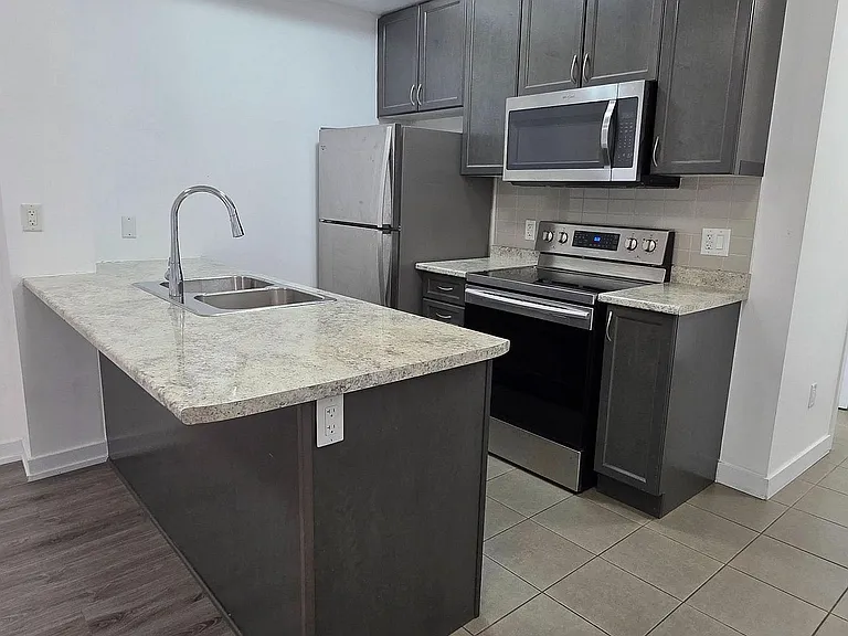 2486 Old Bronte Rd #202 — Photo 10