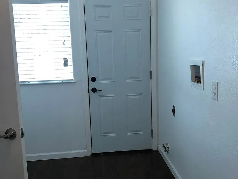 1025 Walnut St — Photo 10