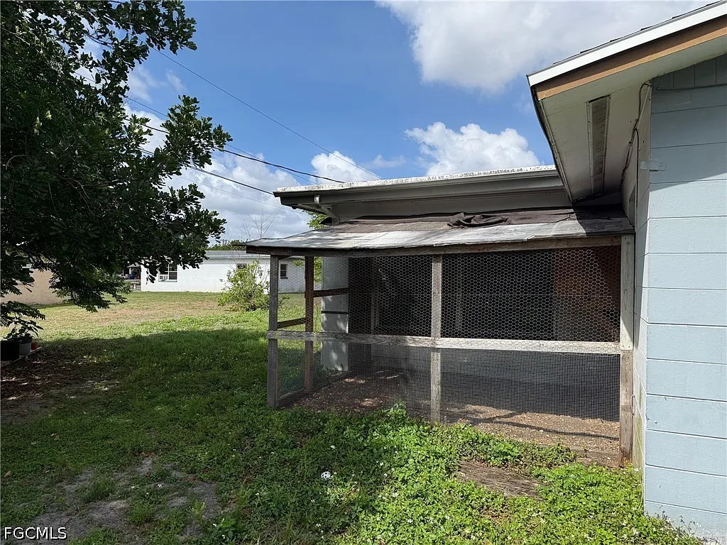 2 bed, 1.0 bath, 997 sqft, $1,700 — Photo 3