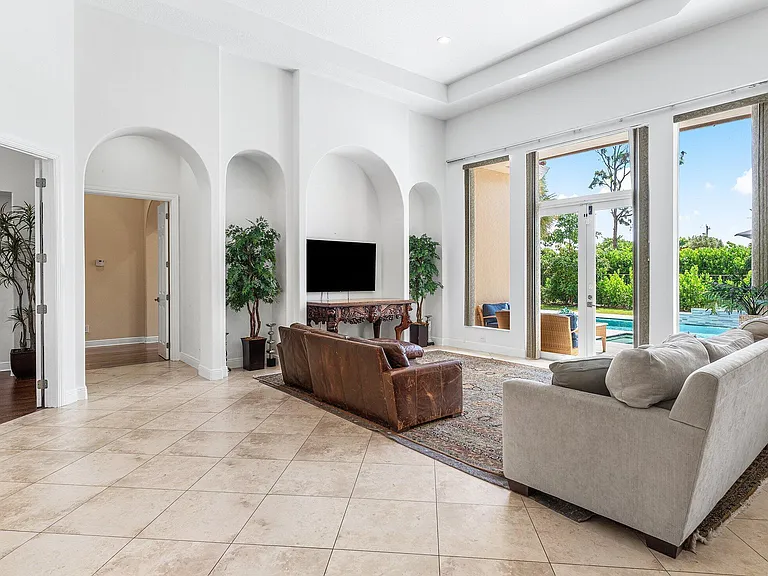 3381 Lago De Talavera — Photo 7